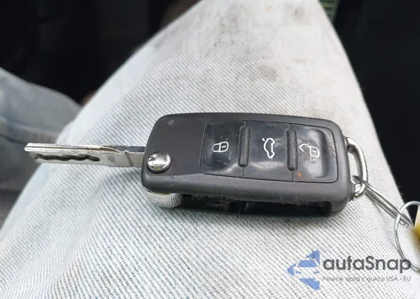 2018 Volkswagen Passat 2.0T R-Line/2.0T S z USA, uszkodzony, nr VIN 1VWAA7A37JC025588